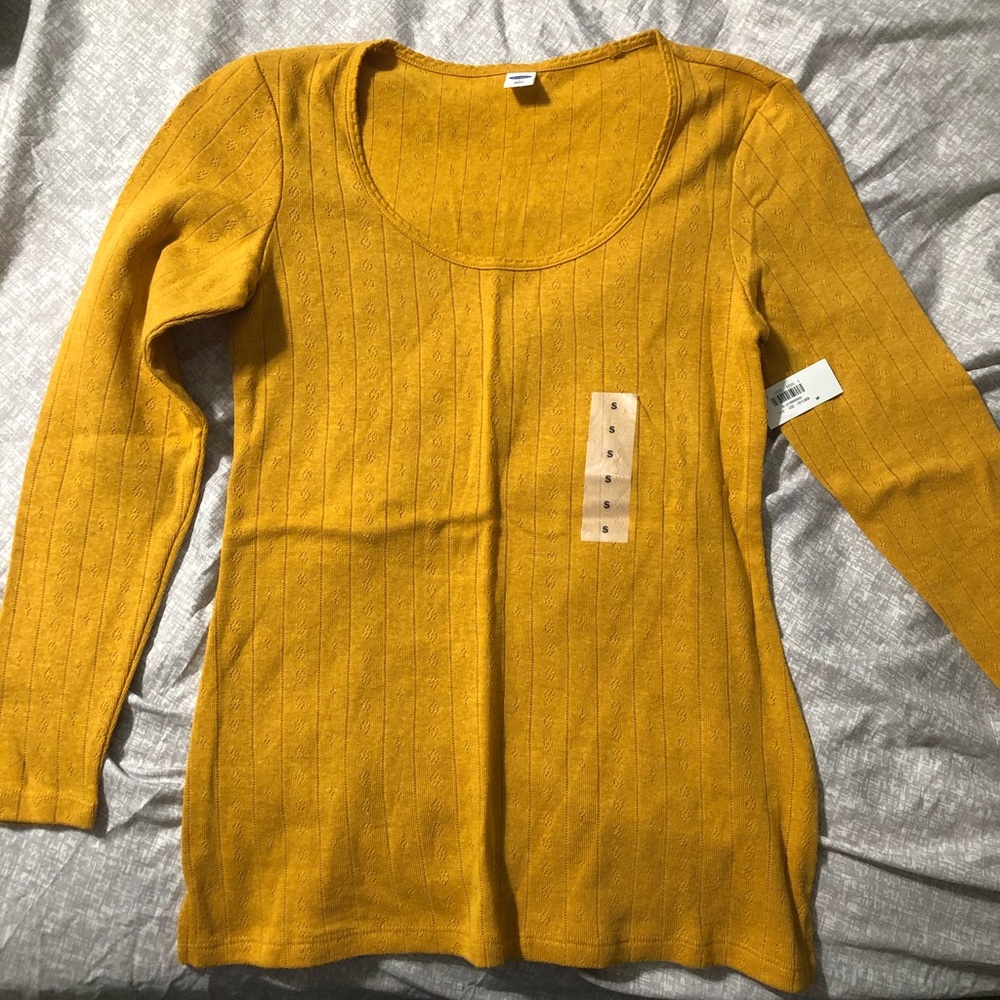 Women’s old navy shirt